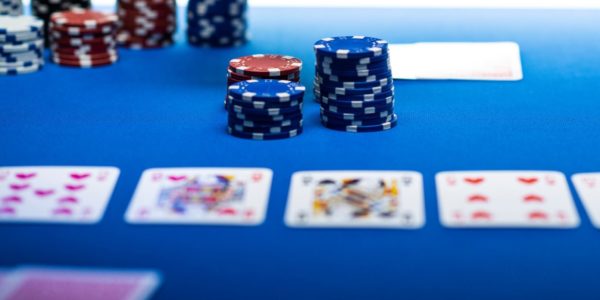 There are subtle differences between standard online Blackjack and Live Blackjack which all players should know about